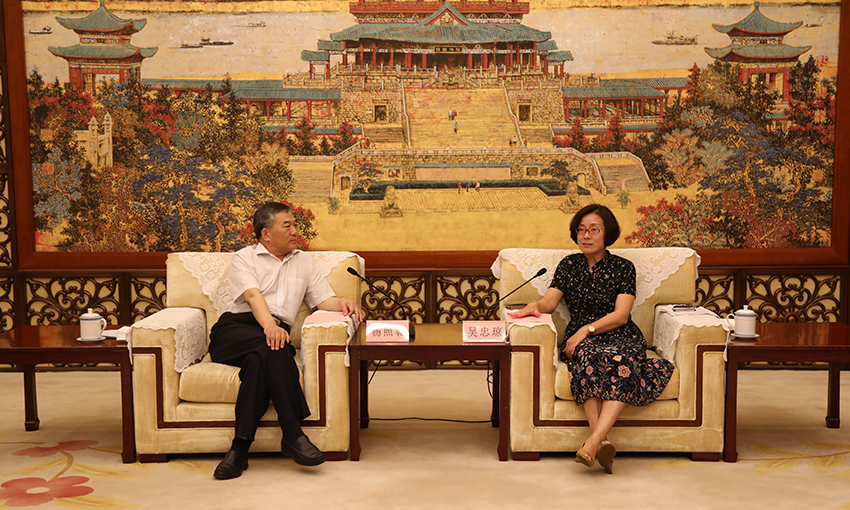 会见省长850.jpg 会见省长850.jpg