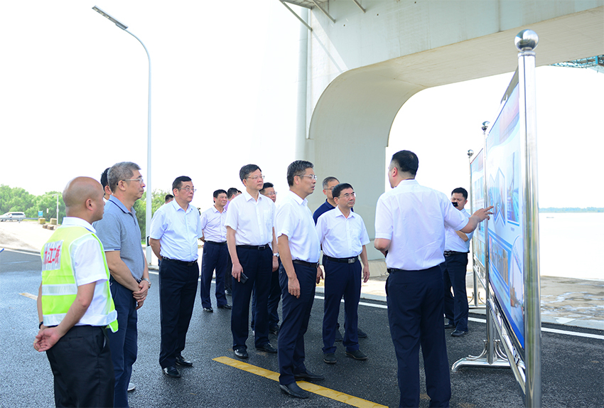 2021763.jpg 2021763.jpg