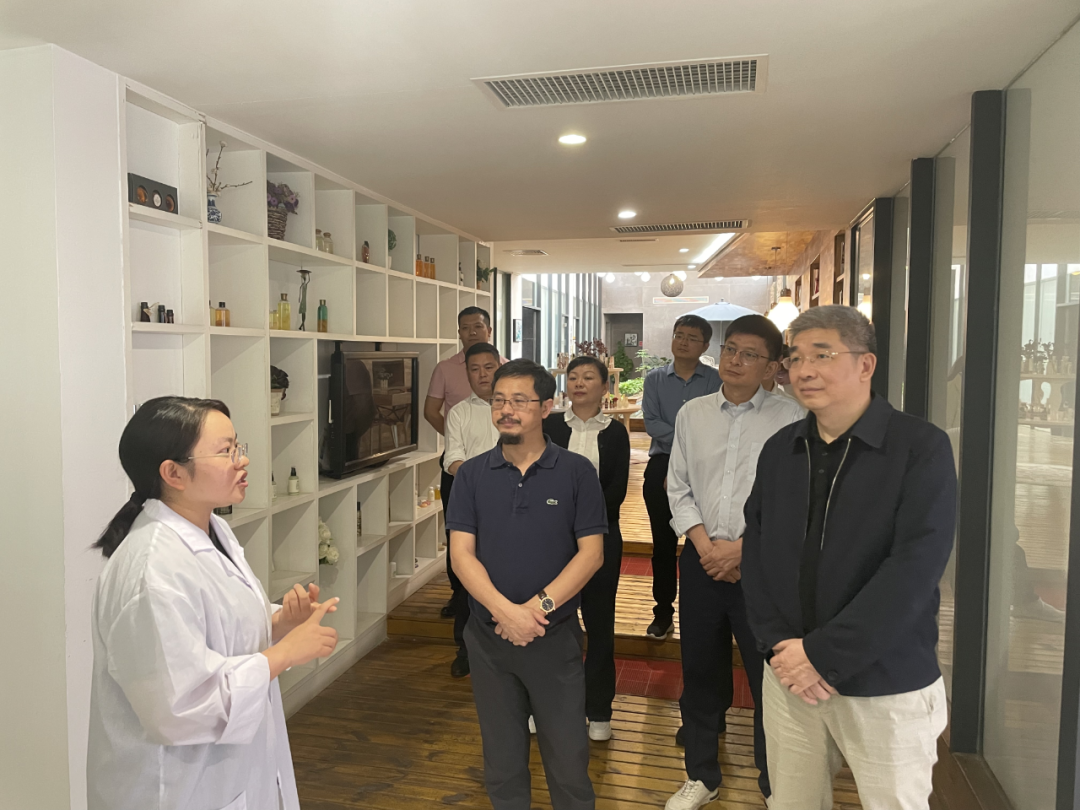 揭小健率队到广州开展商务调研活动.png 揭小健率队到广州开展商务调研活动.png