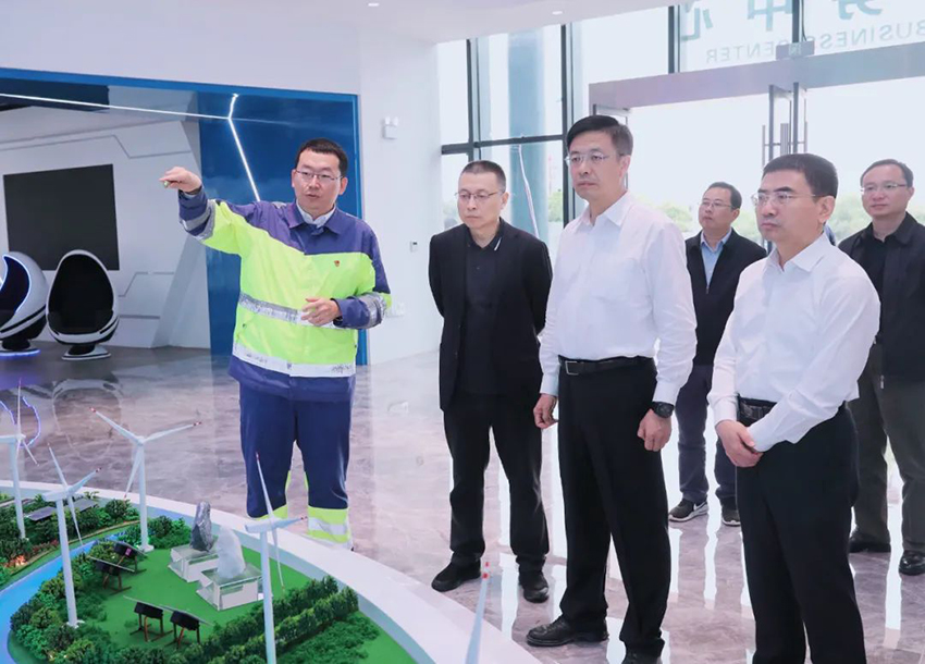 任珠峰在赣江新区调研-2.jpg 任珠峰在赣江新区调研-2.jpg