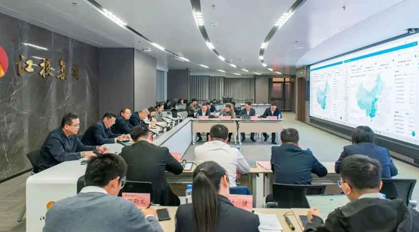 省国资委党委委员、副主任余彤一行到集团公司调研经济运行工作.jpg 省国资委党委委员、副主任余彤一行到集团公司调研经济运行工作.jpg